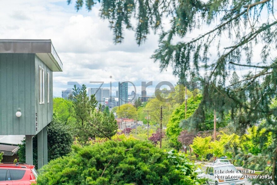Building Photo - 2745 NW Pettygrove St
