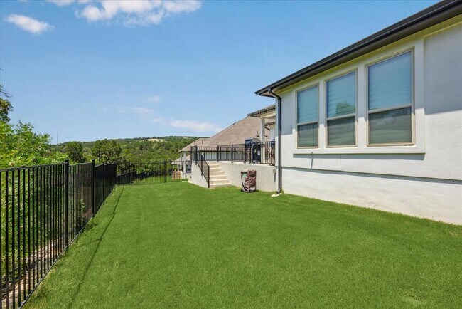 Building Photo - 1212 Brasano Pl