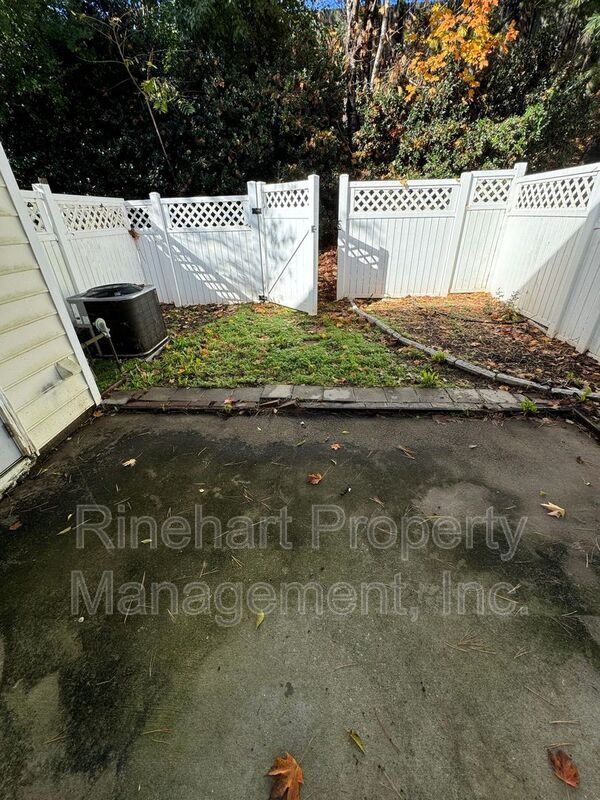 Building Photo - 742 Shellstone Pl