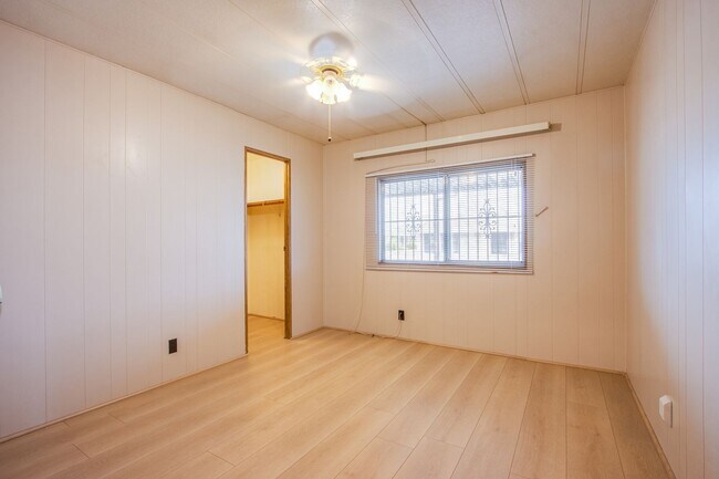 Building Photo - 55+ community 2 bed 2 bath