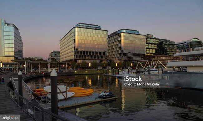 Building Photo - 490 M St SW