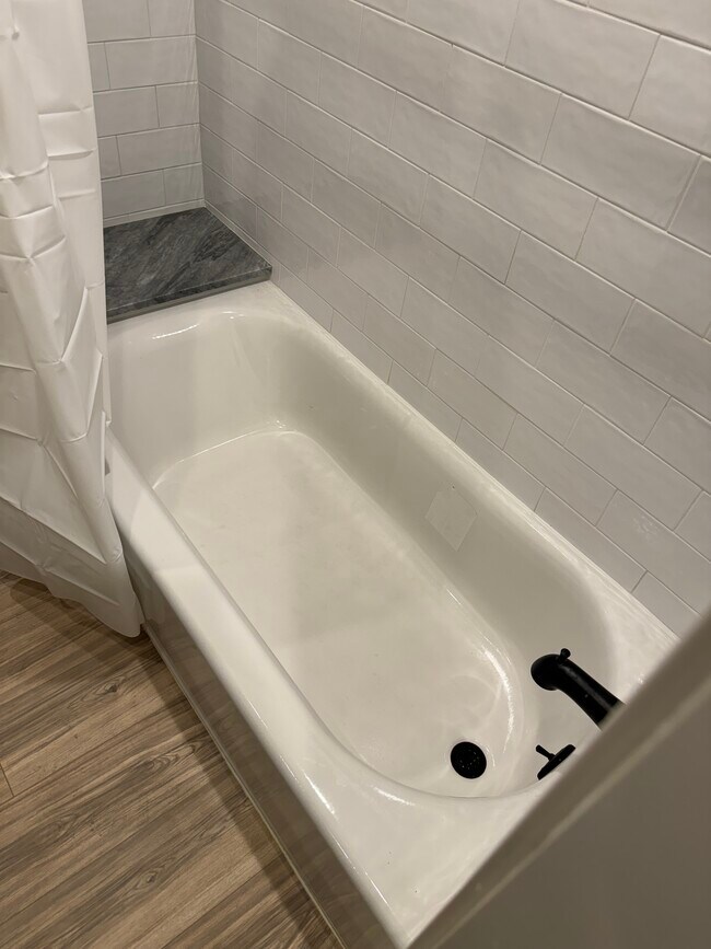 Building Photo - 1612 N Star Ave