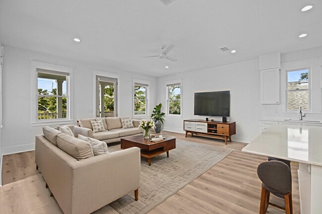 Building Photo - 171 Cordova St