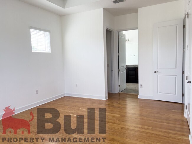 Building Photo - 14014 Dunant Ln