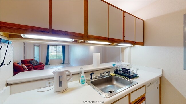 Building Photo - 529 Southwest PKWY Unit 102