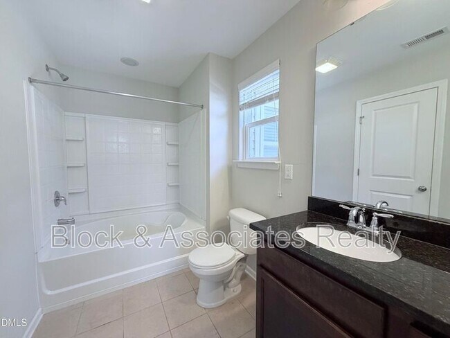 Building Photo - 210 Hamlet Pl