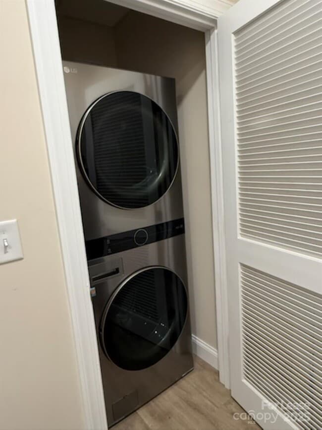 Building Photo - 4897 Kiser Island Rd