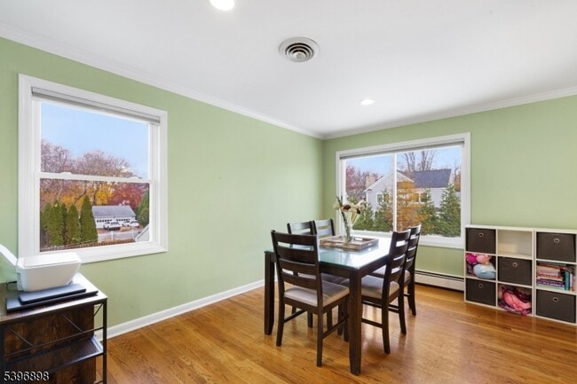 Building Photo - 17 Lathrop Ave