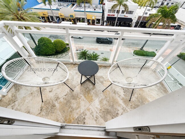 Building Photo - 6917 Collins Ave