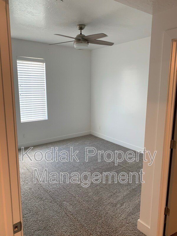 Building Photo - 875 S Depot St