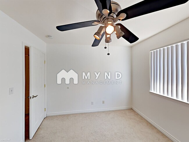 Building Photo - 5641 Playa Del Rey Ct
