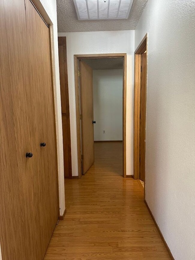 Building Photo - Move-in Special $200 off first months rent!