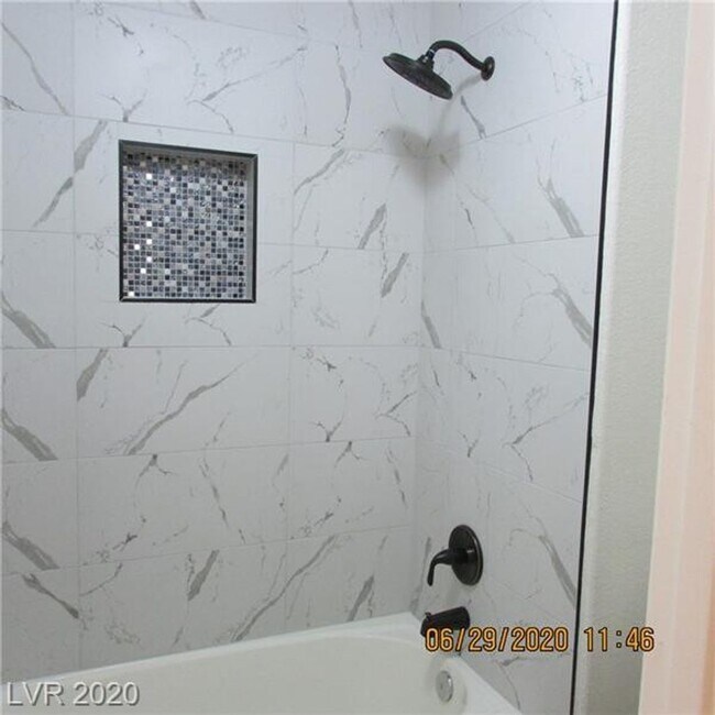 Building Photo - Beautiful 3 Bedroom/2.5 Baths in Summerlin