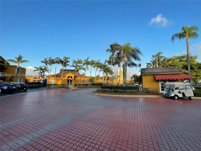 Building Photo - 9711 Fontainebleau Blvd