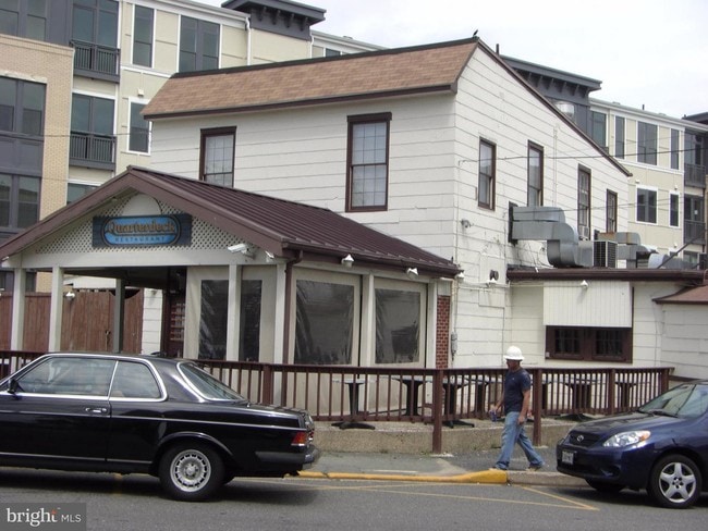 Building Photo - 1200 N Nash St