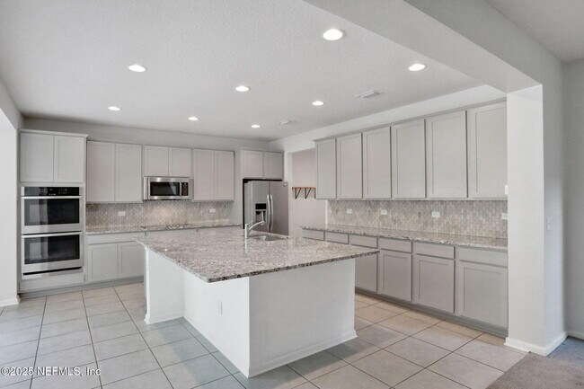 Building Photo - 277 Sandstone Dr