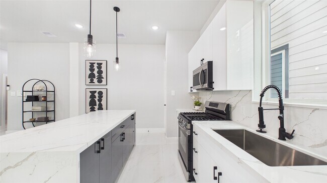 Building Photo - 3748 Corder St