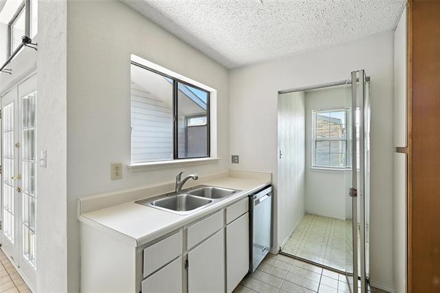 Building Photo - 640 Bellaire Dr