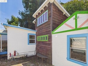 Building Photo - 1545 Mariposa St