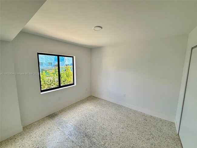 Building Photo - 180 NE 57th St