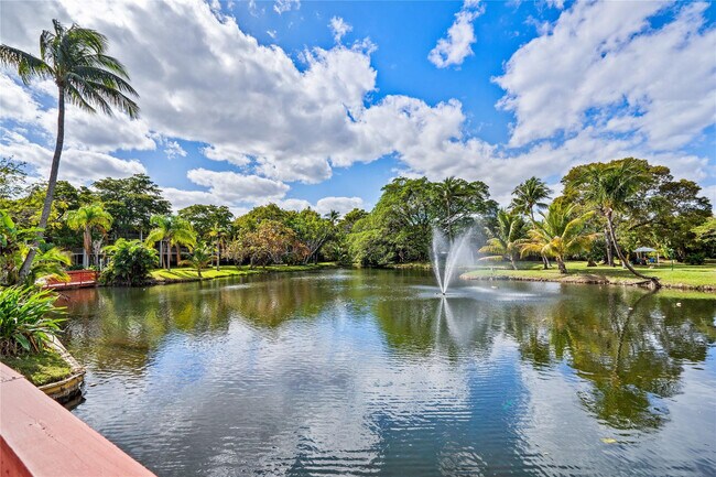 Building Photo - 777 SE 2nd Ave