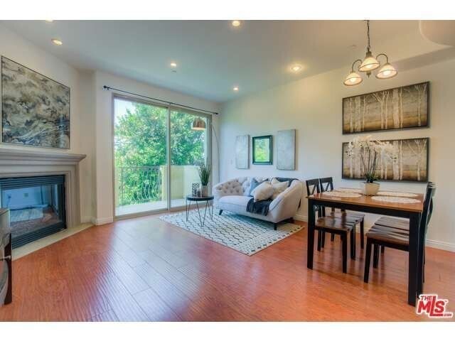 Building Photo - Beautifully Updated Condo in NoHO