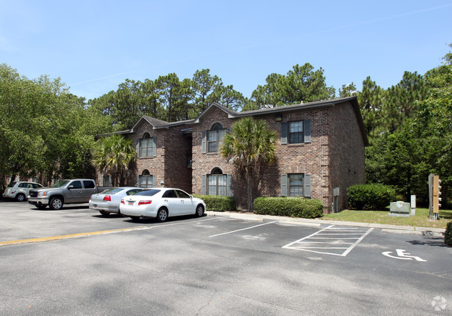 Building Photo - The Cloisters Apartments