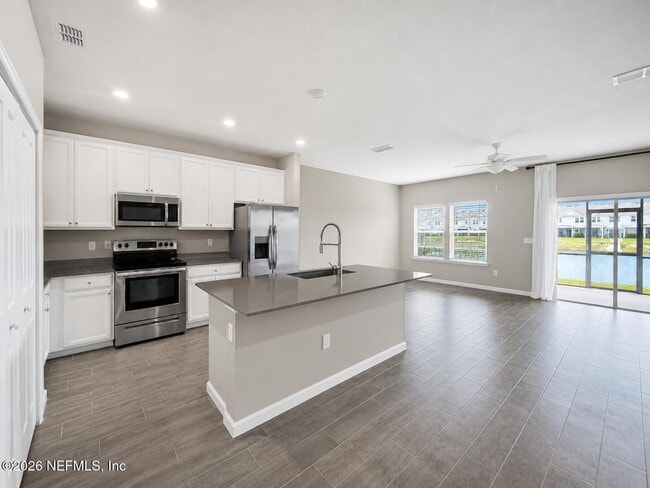 Building Photo - 12835 Josslyn Ln