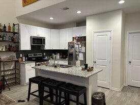 Building Photo - 2463 Mohawk Bnd