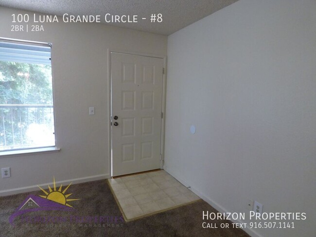 Building Photo - Condo in South Natomas, 2 Bed 2 Bath 840 sqft