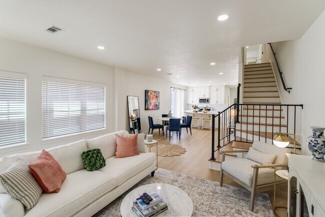 Building Photo - 1107 W 9th Ave