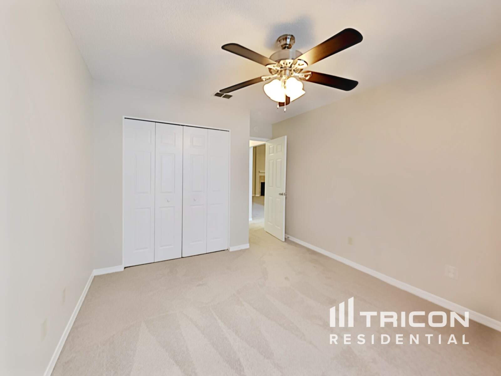 Building Photo - 3251 Deerfield Pointe Dr