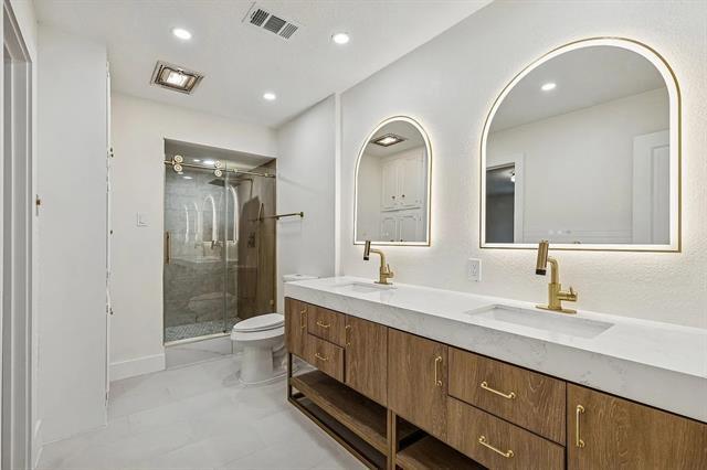 Building Photo - 1704 Venetian Cir