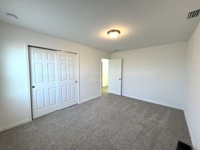 Building Photo - 2958 Sunstar Dr