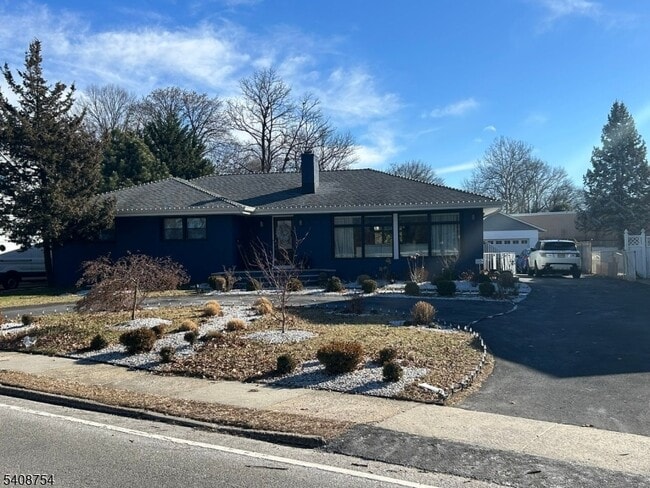 Building Photo - 126 Riverside Ave