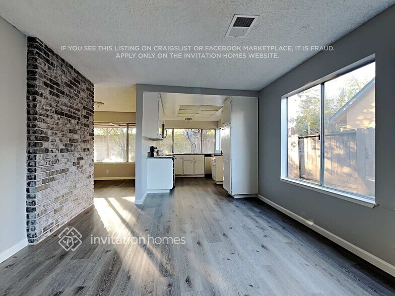 Building Photo - 2655 Elmhurst Cir