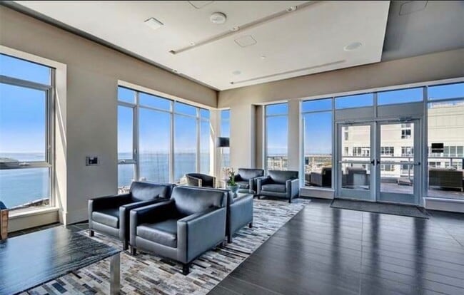 Building Photo - Insignia Condominium ~ Belltown/South Lake...