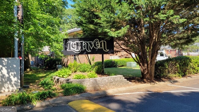 Building Photo - 2462 Lehaven Dr