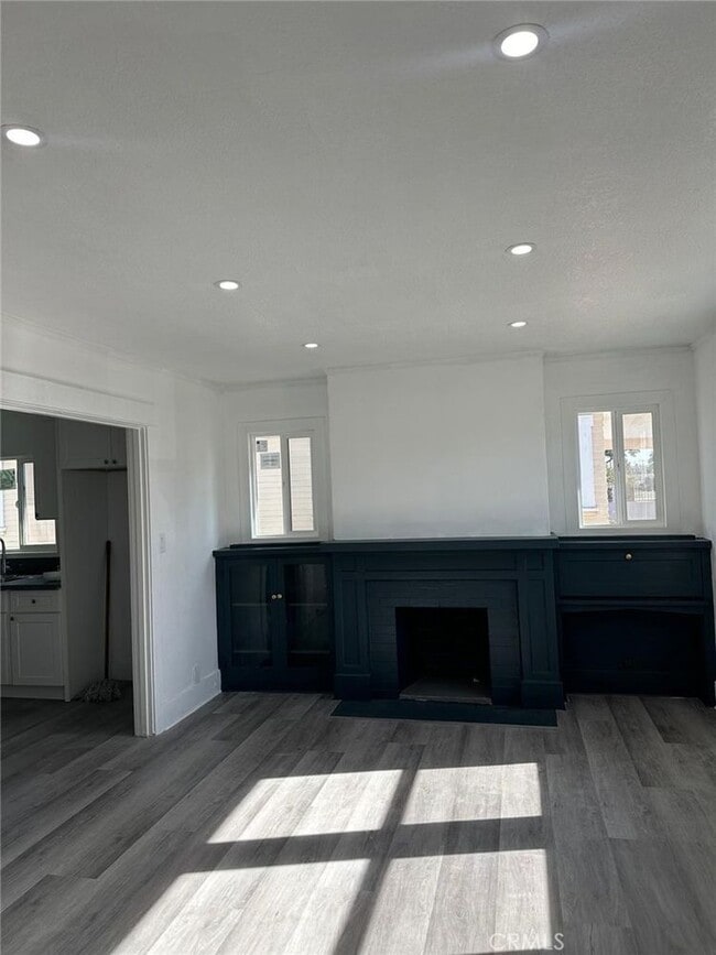 Building Photo - 1509 W 52nd St
