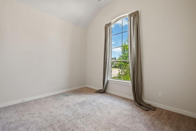 Building Photo - 17110 Mystic Rivers Ln