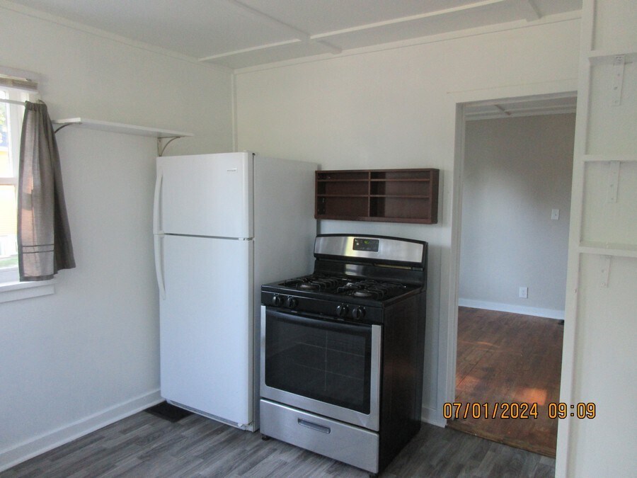 Building Photo - 202 W 3rd St