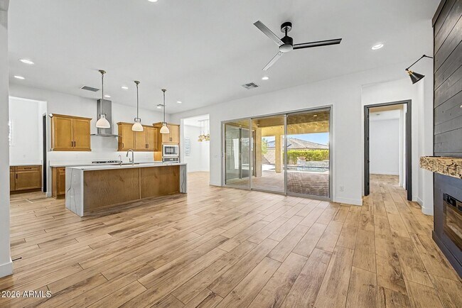 Building Photo - 17864 W Amberwood Dr