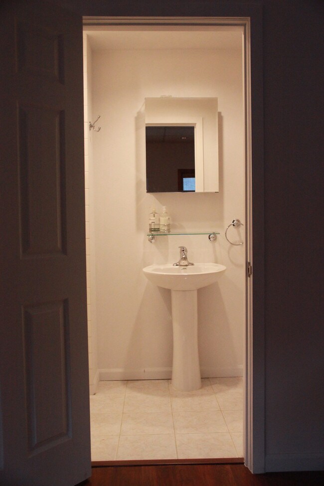 4132 SW Barbur Blvd 4132 SW Barbur Blvd Portland OR 97239 Apartment