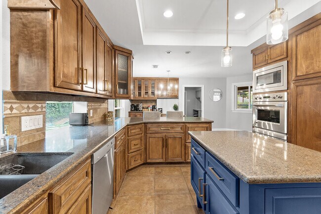 Building Photo - 7425 Kenshire Ln