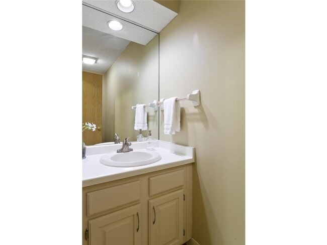 Building Photo - 1815 Terraceview Ln N