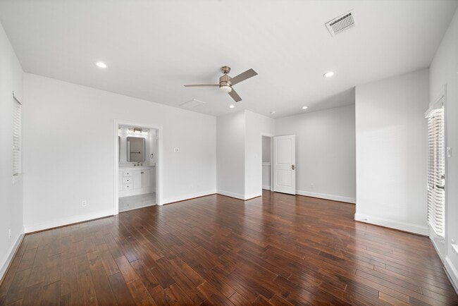 Building Photo - 2924 Leeland St