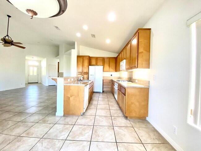 Building Photo - 45385 Big Canyon St