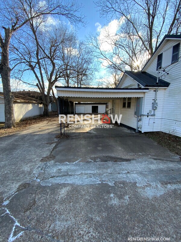 Building Photo - 206 S Trenton St