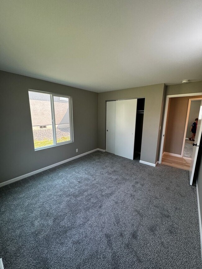 Building Photo - n651 S. 83rd Ave