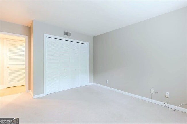 Building Photo - 82 Montre Square NW